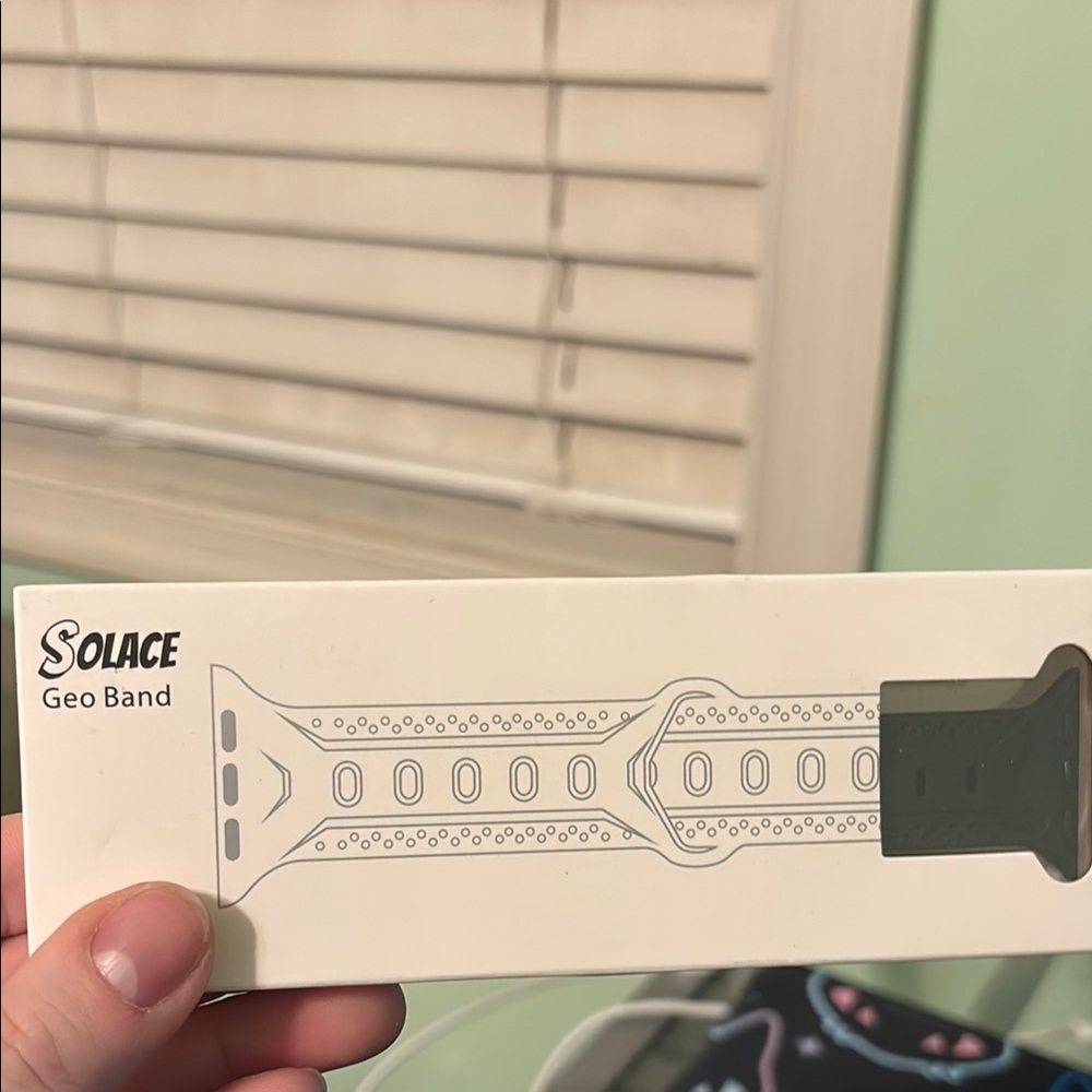 Solace Geo Band in Black